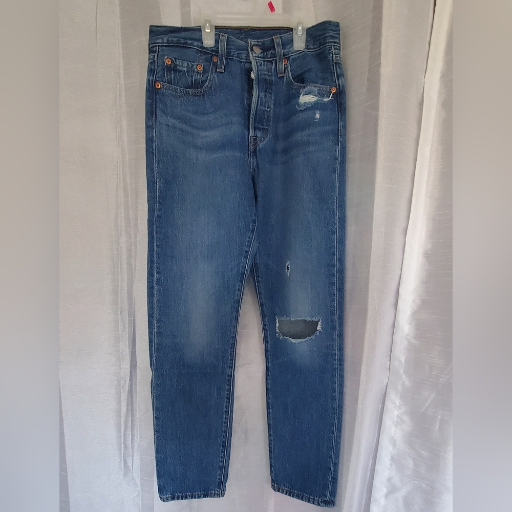 NWOT Levis 501 Skinny Distressed Medium Wash Jeans